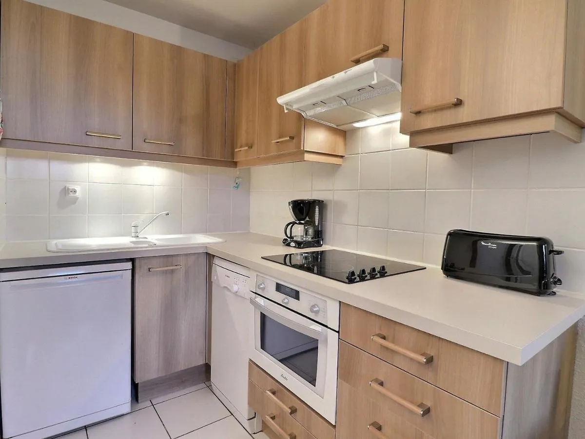 Bel Appartement 2 Pieces Pour 4 Pers. Avec Balcon Nord, Au Pied Des Pistes A Les Allues - Fr-1-182-21 Meribel 0*,  France